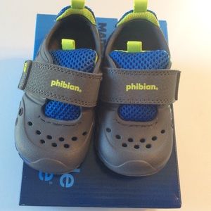 Stride Rite Phibian Sneakers